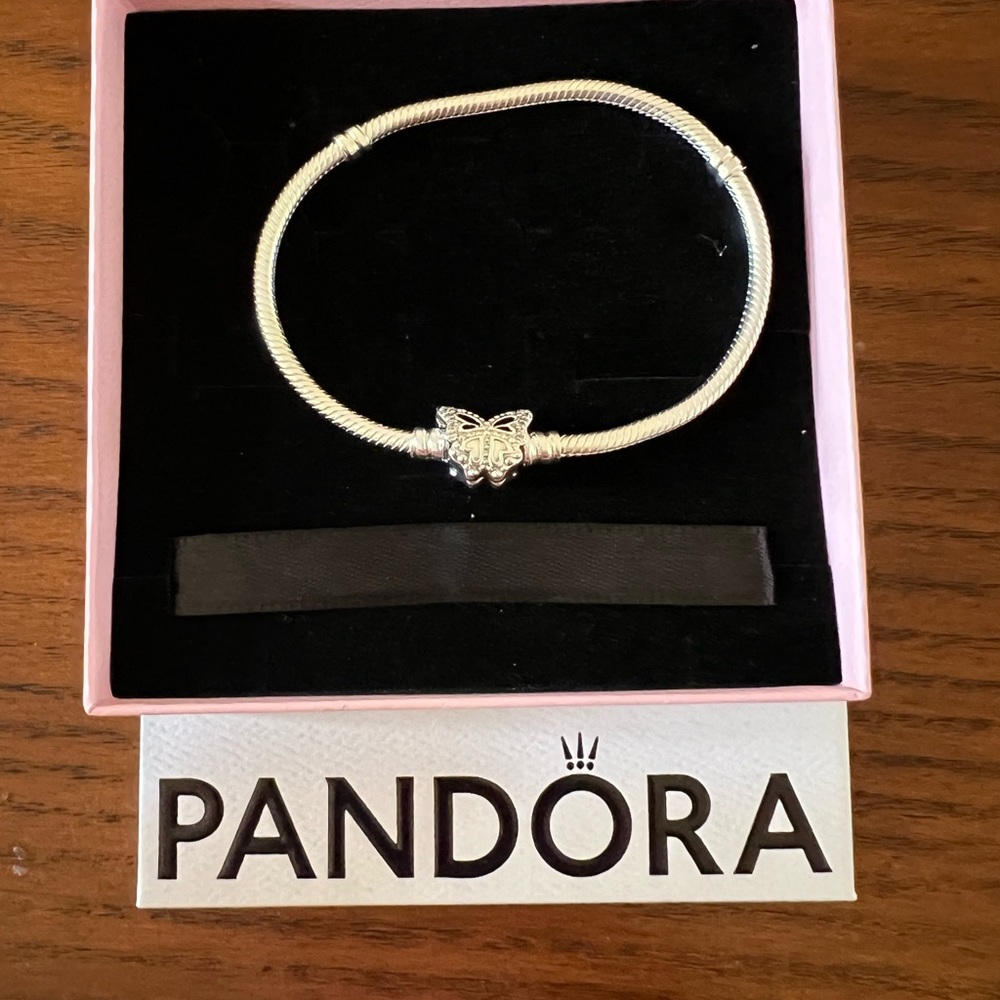 Pandora Moment Butterfly Clasp Snake Chain Bracelet 7.5
